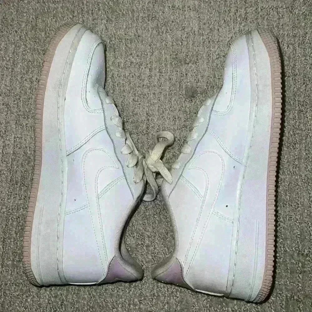 Nike Lavender Air Force one women’s sneakers - Picture 3 of 7